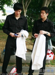 Cai Yun and Bao Chunlai getting ready to leave for 2010 Thomas Cup Badminton