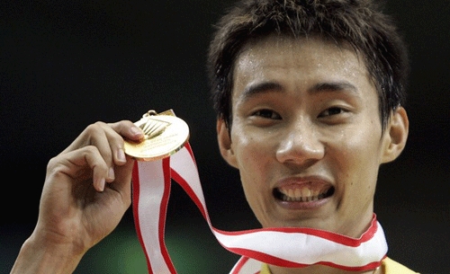 Lee Chong Wei with championship medal.