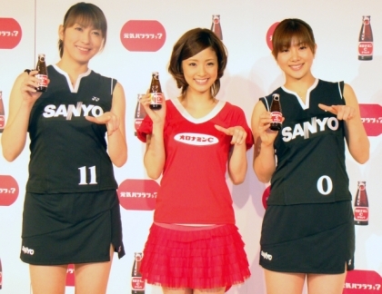 Reiko Shiota and partner Kumiko Ogura promoting a drink.