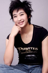 Picture of Wang Shixian in black T-shirt.