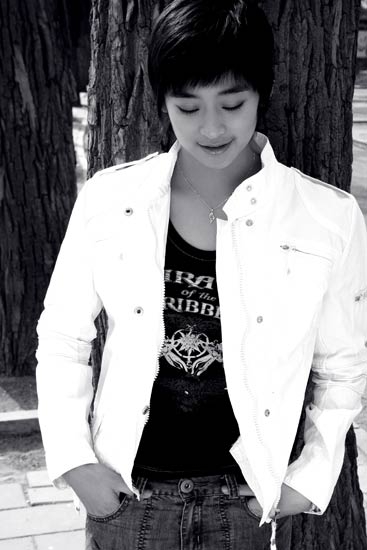 Black and white photo of Wang Lin.