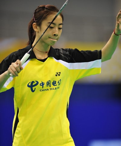 Wang Shixian serving.