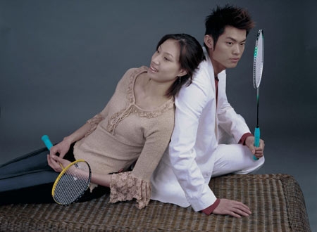 Xie Xingfang with boyfriend Lin Dan in a studio shot.